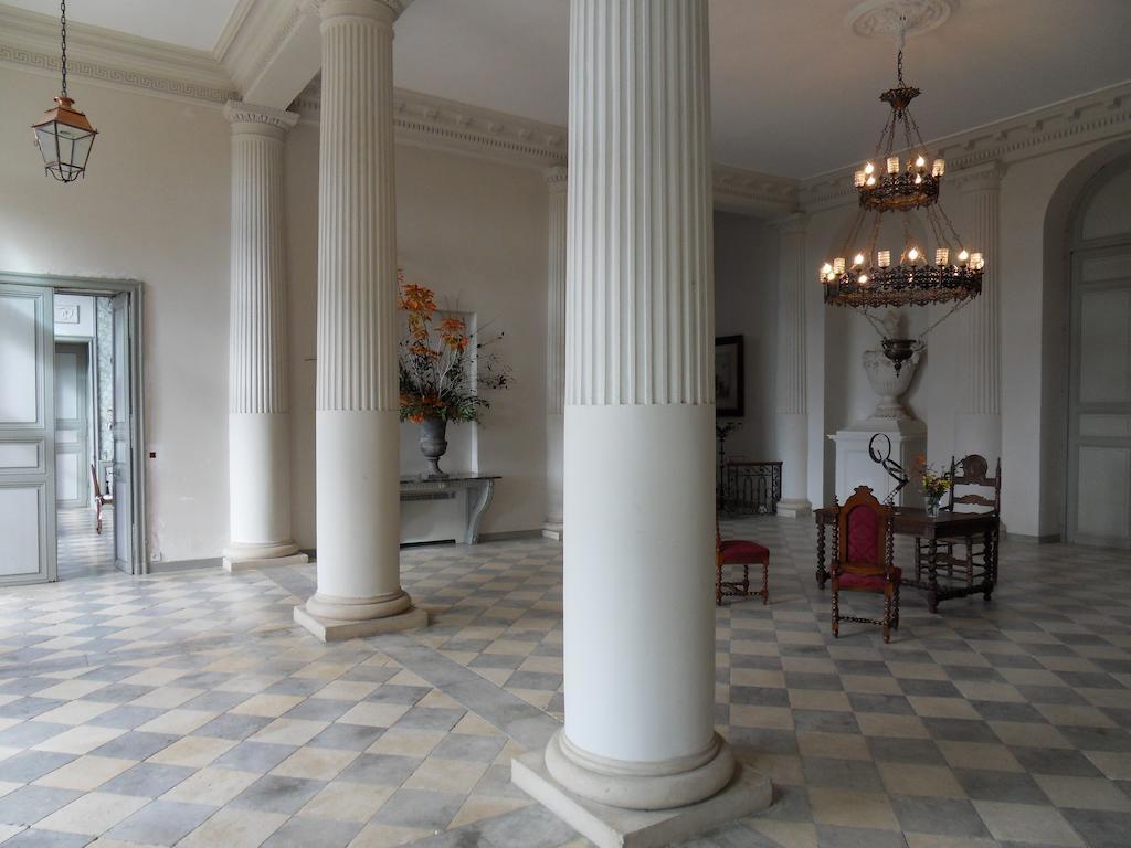 Chateau De Clermont-Saves Bed & Breakfast L'Isle-Jourdain  Exterior photo
